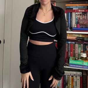 ROMWE Black fur trimmed shrug